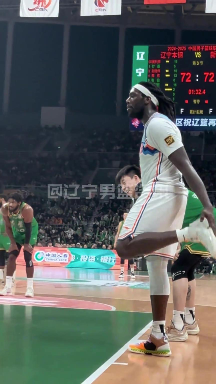 哈雷爾狂噴奧利弗：我會在澳洲干你小子！裁判吹T送他離場