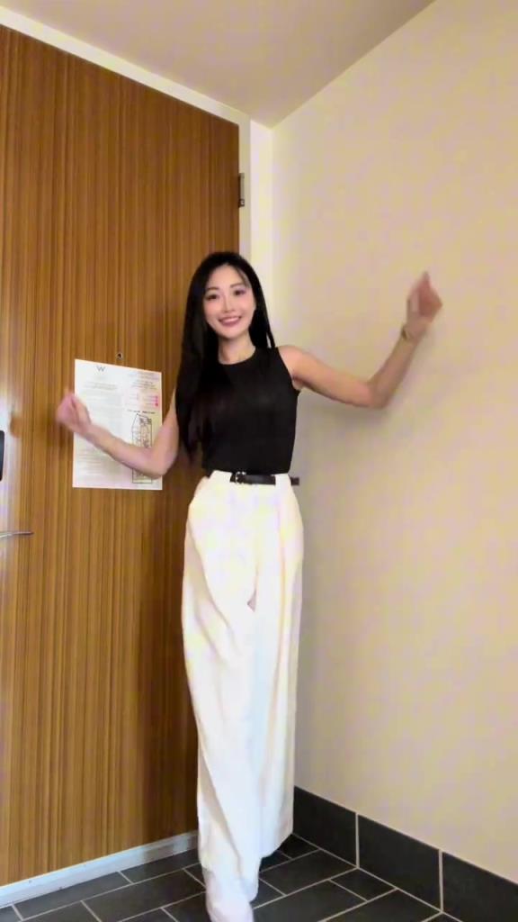 孟超曬自拍：常規(guī)賽正式收官啦，咱們季后賽見啦！